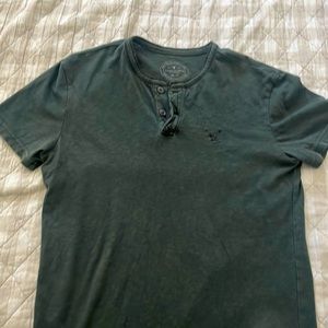 Extra small green t-shirt for boys.